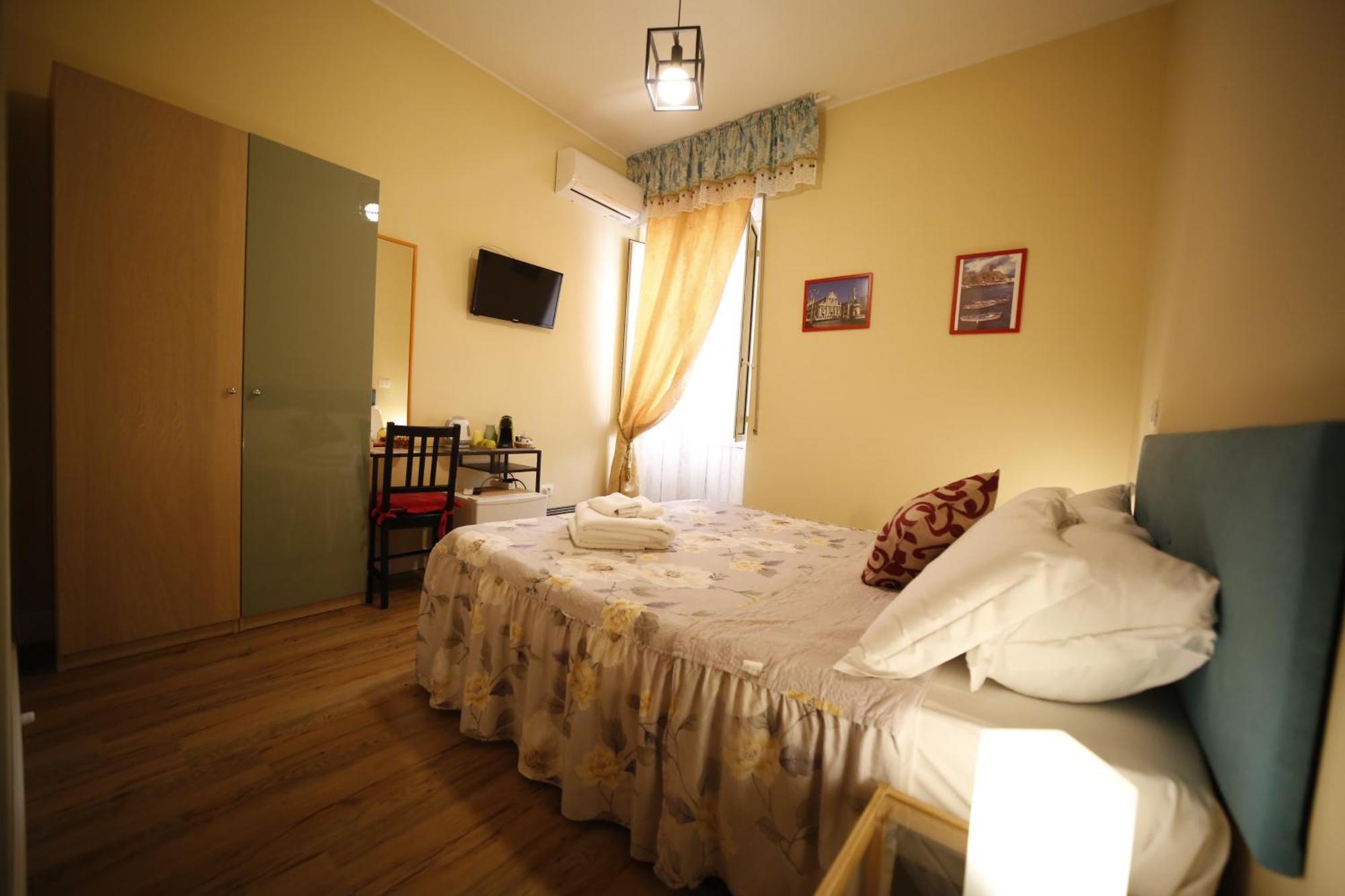 Al Quadrato D'Oro Rooms Catania Eksteriør billede